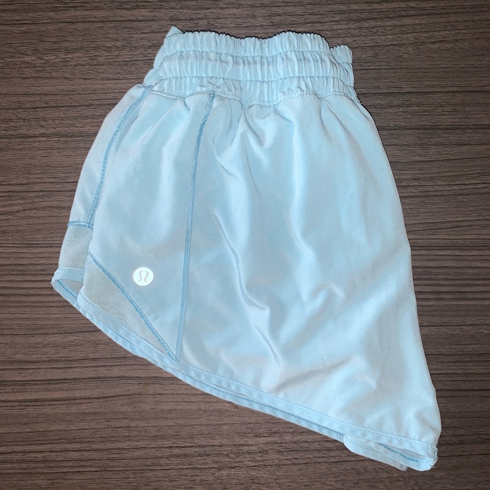 Lululemon Hotty Hot shorts 2.5”